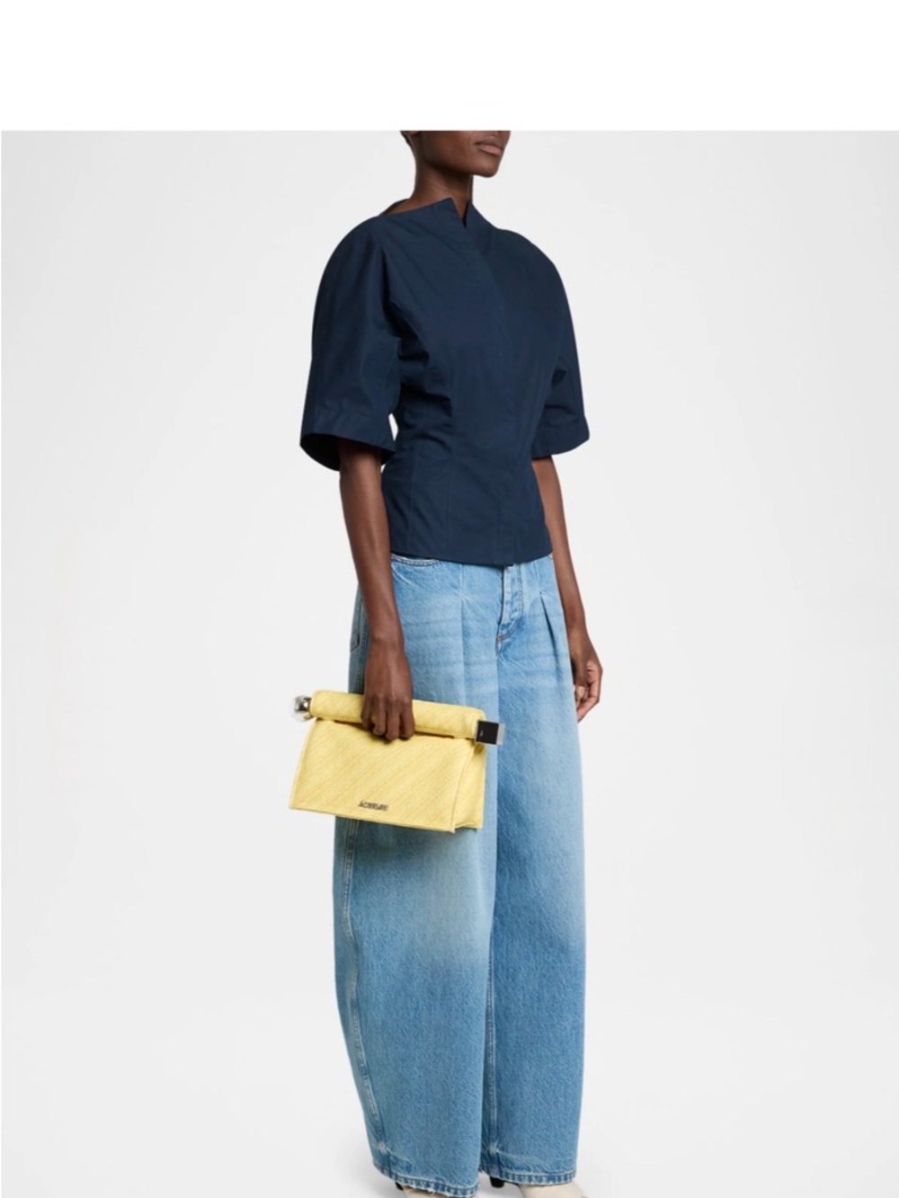 Jacquemus
La Pochette Rond Carre Rolled Clutch Bag - Picture 6 of 6